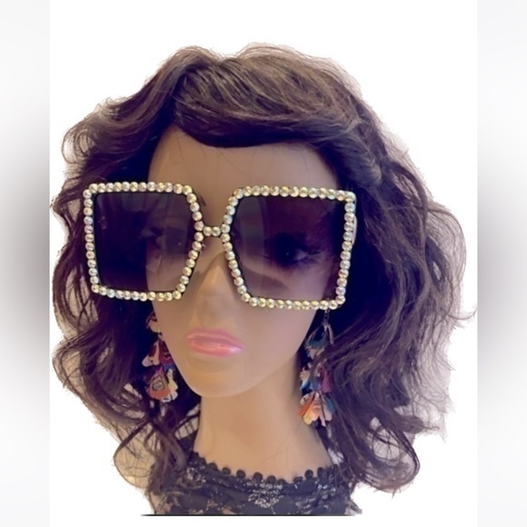 Oversized Jewel lined sunglasses - Picture 1 of 11